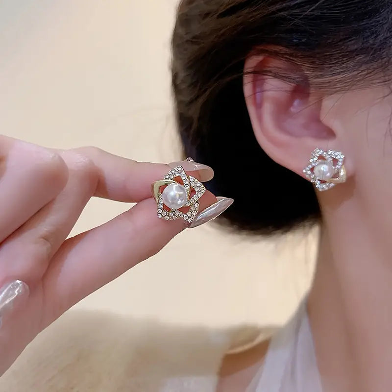 Vintage Elegant Flower Stud Earrings